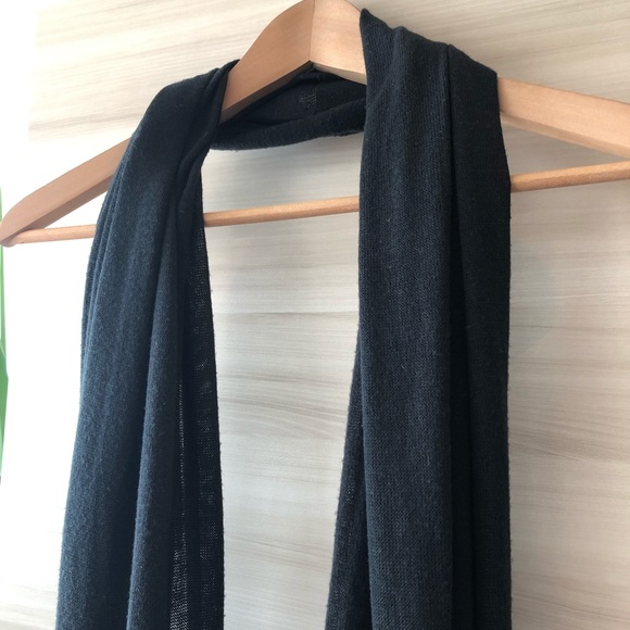 BLACK INFINITY SCARF - Picture 2 of 3